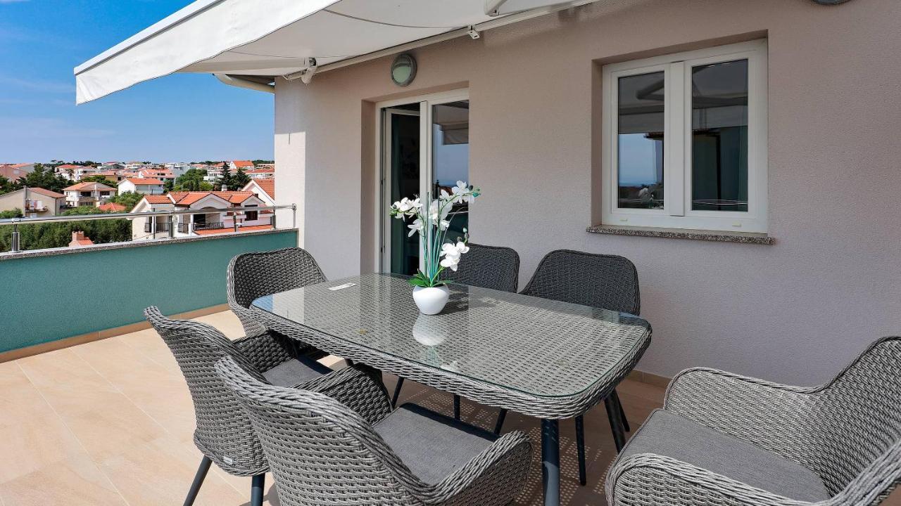 Apartmani "Villa Barbara" Novalja Exterior photo