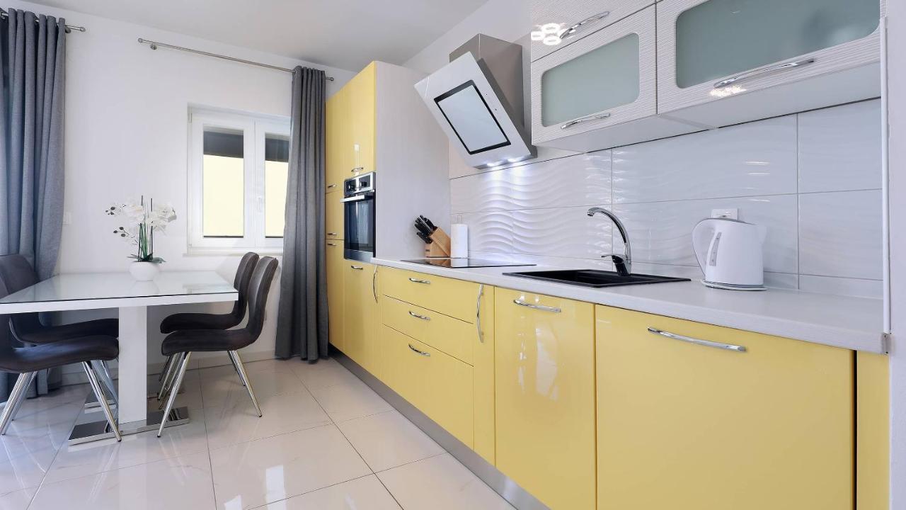 Apartmani "Villa Barbara" Novalja Exterior photo