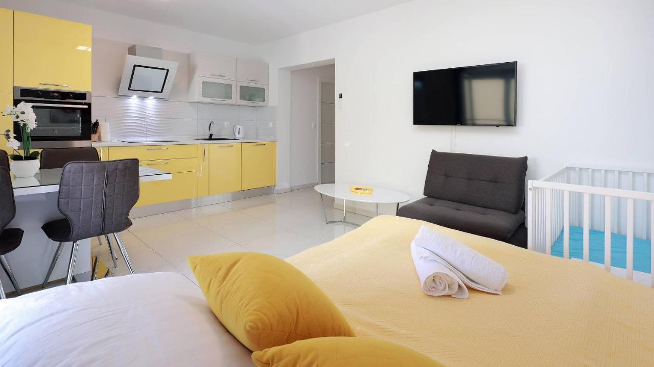 Apartmani "Villa Barbara" Novalja Exterior photo